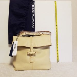 048 (NWT) Dooney & Bourke crossbody toggle handbag